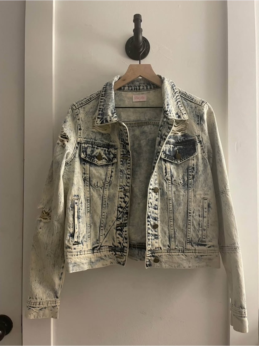 PINK LILY SIZE S DISTRESSED JEAN JACKET